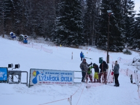 Lyask a snowboard kola FUN Line - Karlova Studnka